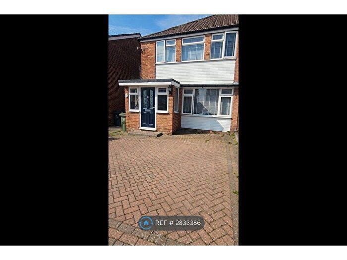 3 Bedroom Semi Detached House To Rent In Weardale Avenue, Kent, DA2