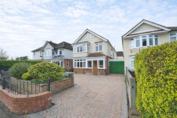 4 Bedroom Detached House For Sale In Alexandra Road, Farnborough, GU14