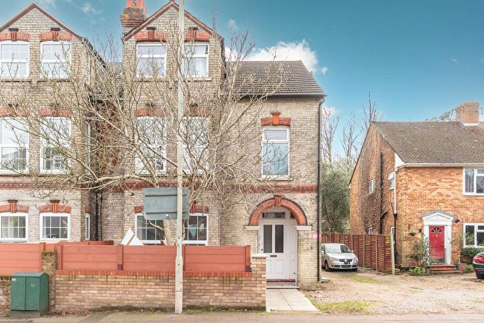 1 Bedroom Flat For Sale In Aldenham Road, Bushey, WD23