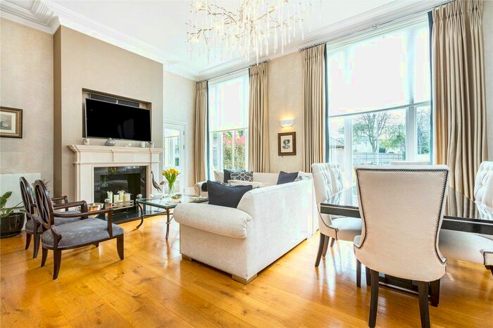 2 Bedroom Maisonette To Rent In Normansfield Court, Langdon Park, Teddington, Middlesex, TW11