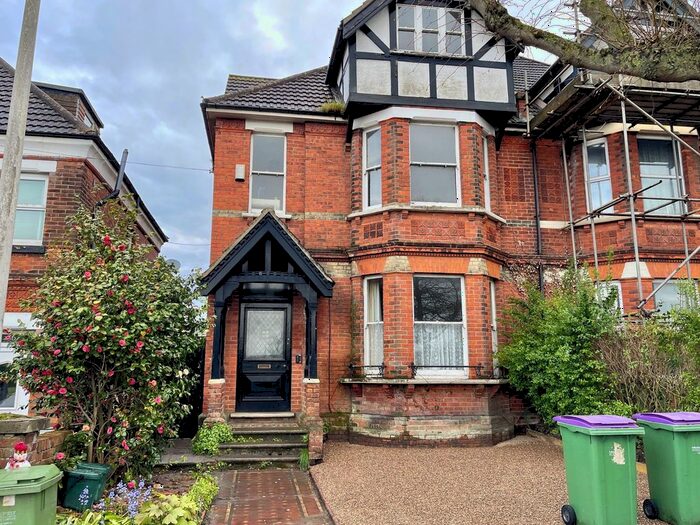 4 Bedroom Maisonette To Rent In Radnor Park Road, Folkestone, CT19
