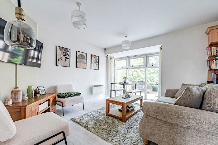 2 Bedroom Flat For Sale In Flat, Murray Court, Cornmill View, Horsforth, Leeds, West Yorkshire, LS18