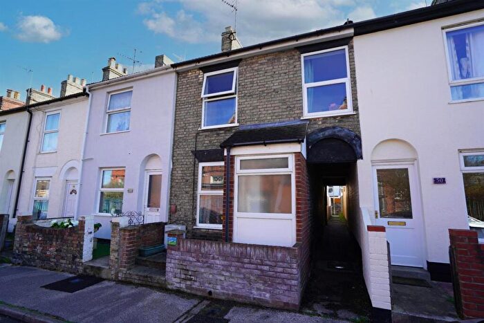 2 Bedroom Terraced House For Sale In Lovewell Road, Lowestoft, NR33