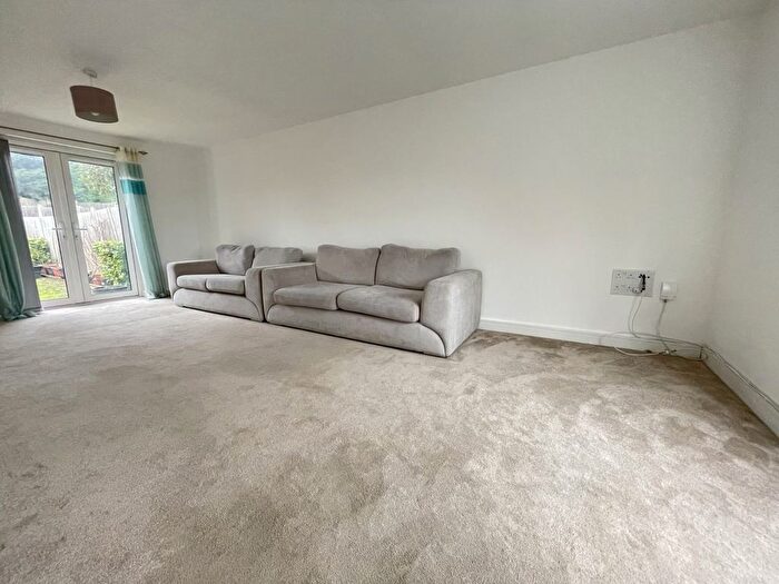 4 Bedroom Semi-Detached House To Rent In Rossway Drive, Bushey, WD23