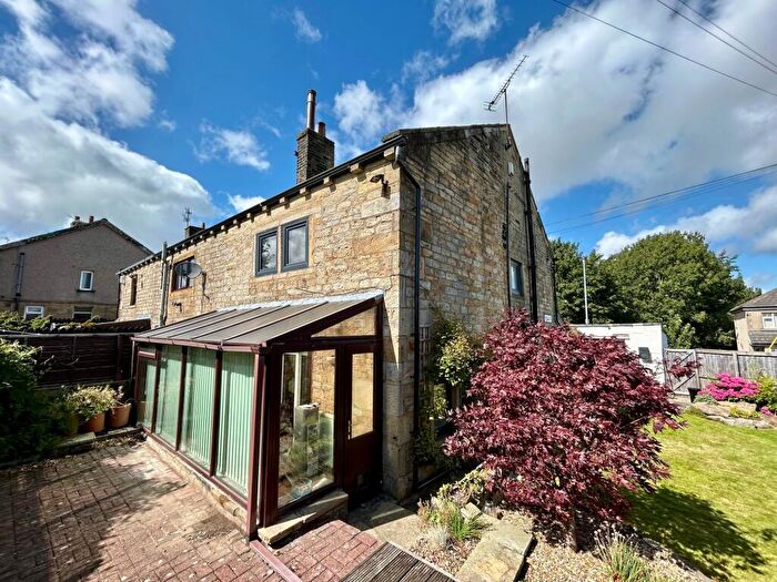 2 Bedroom End Of Terrace House For Sale In Poplar Grove, Bradford, BD7