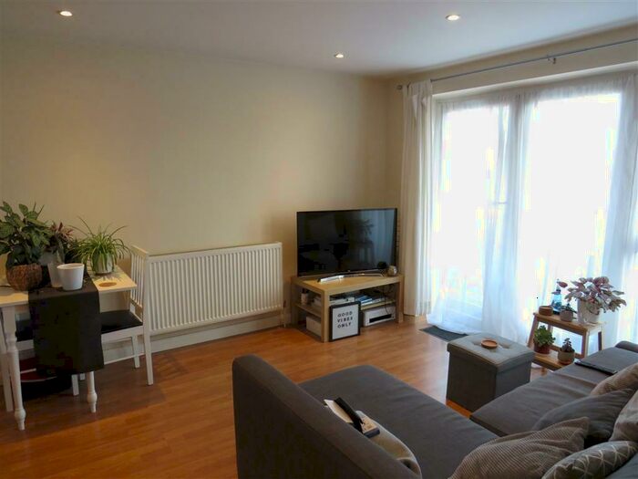 1 Bedroom Flat To Rent In Cromwell Road, Hove, BN3