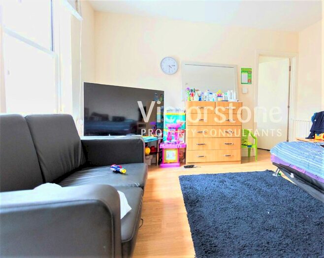 2 Bedroom Flat To Rent In Camden High Street, Camden, London, NW1