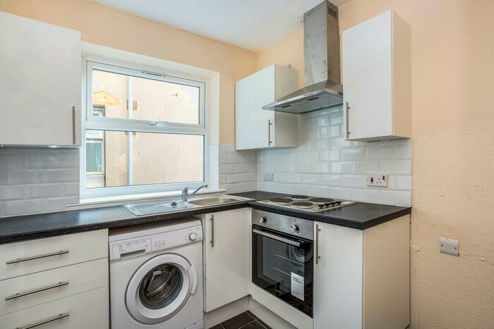 1 Bedroom Apartment To Rent In Kent Road, Southsea, PO5