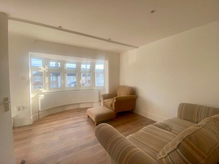 1 Bedroom Flat To Rent In Walton Avenue, Cheam, Sutton, SM3