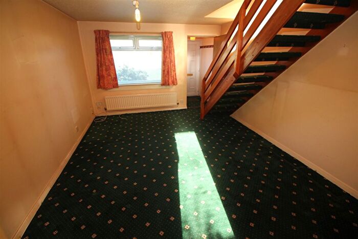 2 Bedroom Semi-Detached House For Sale In Bournemouth Road, Gourock, PA19