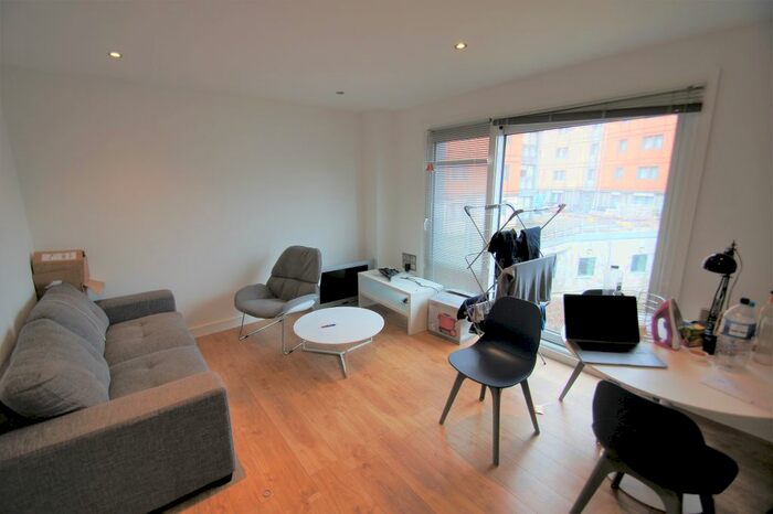 2 Bedroom Flat To Rent In Rusholme Place, Manchester, M14