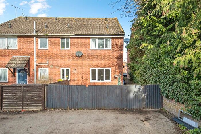 2 Bedroom Cluster House For Sale In Harwich Road, Colchester, CO4