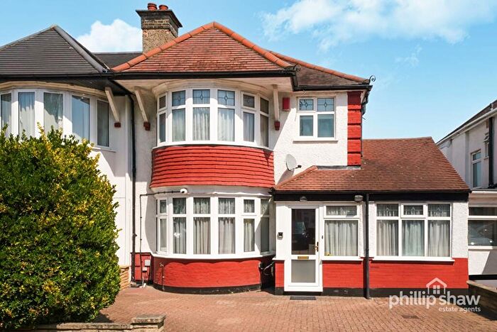 4 Bedroom Semi-Detached House For Sale In Totternhoe Close, Harrow, HA3