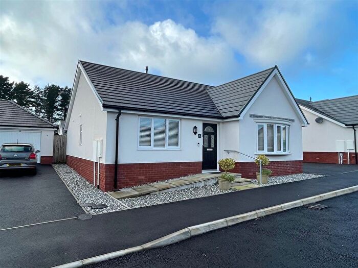 2 Bedroom Detached Bungalow For Sale In Llys Y Felin, Kidwelly, SA17