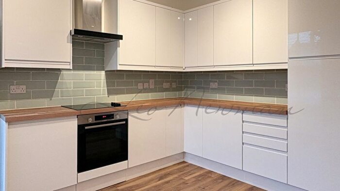 2 Bedroom Flat To Rent In Gisburn Road, London, N8