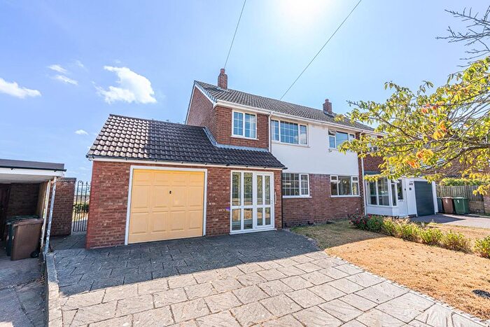 3 Bedroom Semi-Detached House For Sale In Beaufort Way, Aldridge, WS9