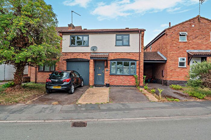 3 Bedroom Semi Detached House For Sale In Joseph Way, Stratford-upon-avon, Warwickshire, CV37