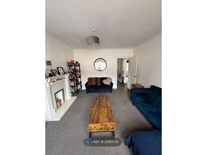 2 Bedroom Flat To Rent In Bentfoot Road, Overtown, ML2