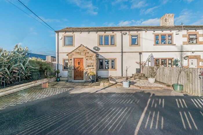 3 Bedroom Terraced House For Sale In Latham Lane, Gomersal, Cleckheaton, BD19