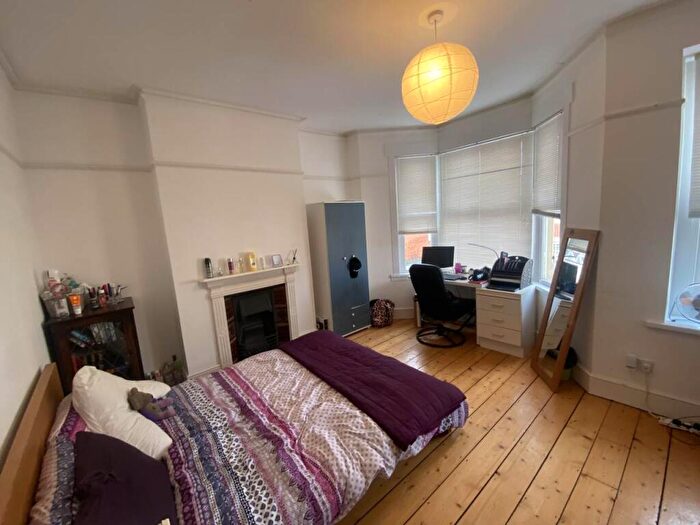 5 Bedroom House To Rent In Tewkesbury Street, Cathays, Cardiff, CF24