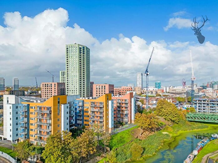 1 Bedroom Flat For Sale In Maltings Close, Bow, E3