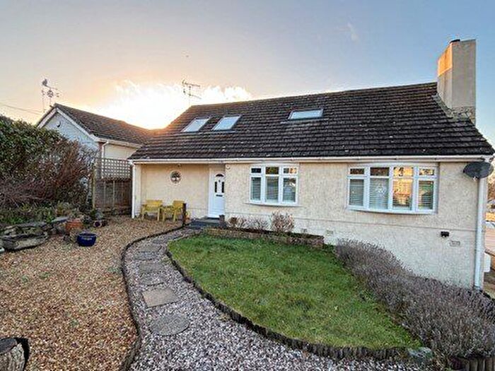 4 Bedroom Bungalow For Sale In Hillside Road, Corfe Mullen, Wimborne, BH21