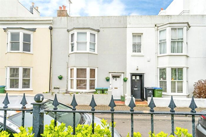 2 Bedroom Flat For Sale In The Steyne, Bognor Regis, West Sussex, PO21