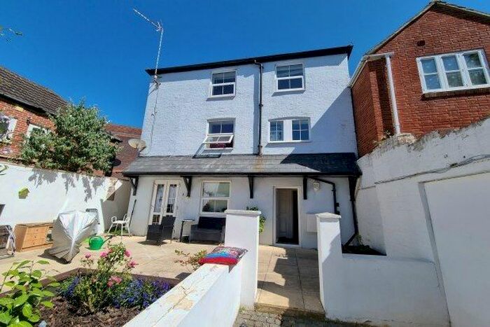 1 Bedroom Flat To Rent In West Street, Fareham, PO16