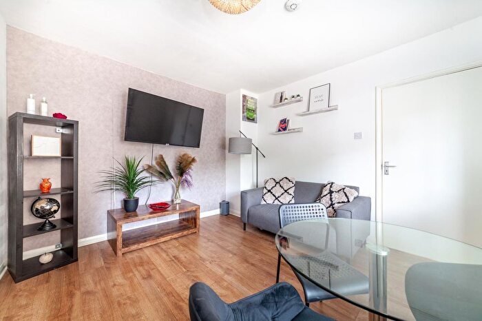 1 Bedroom Flat To Rent In Broadway Market, London, E8
