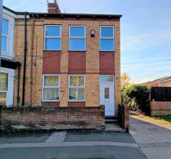 3 Bedroom End Of Terrace House To Rent In Spring Bank West, Hull, Yorkshire, HU3