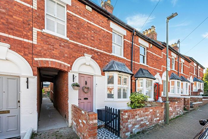 2 Bedroom Terraced House For Sale In York Road, Henley-On-Thames, RG9