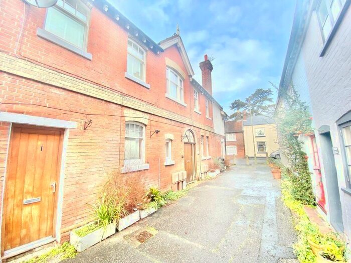 1 Bedroom Flat To Rent In Upper Basingwell Street, SO32