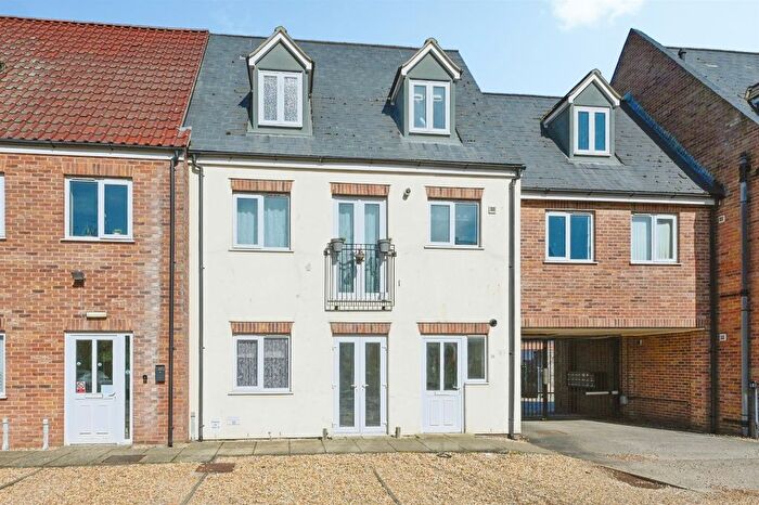 3 Bedroom Flat For Sale In Duggie Carter Court, King's Lynn, PE30