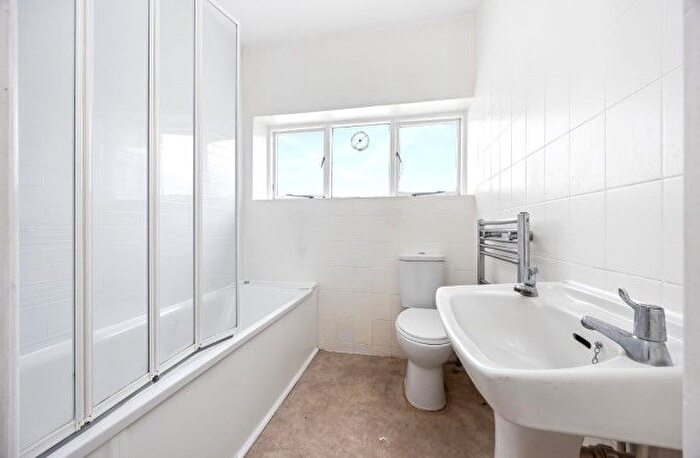 2 Bedroom Flat For Sale In Flat, Medina Villas, Hove, BN3