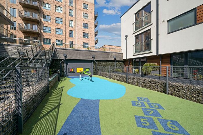 1 Bedroom Flat To Rent In Stylus Place, Hayes, UB3