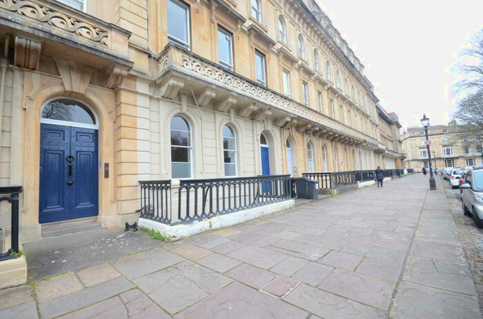 3 Bedroom Apartment To Rent In Victoria Square, BS8