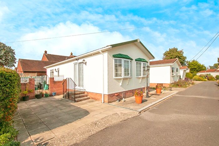 2 Bedroom Park Home For Sale In Roi Mar Home Park, Throop Road, Throop Village, Bournemouth, BH8