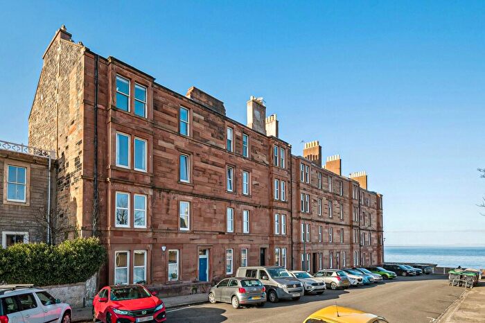 2 Bedroom Apartment For Sale In James Street, Edinburgh, Midlothian, EH15