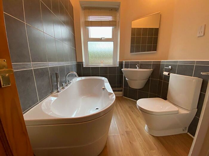 1 Bedroom Flat To Rent In St Christophers Avenue, Newcastle-under-Lyme, ST4