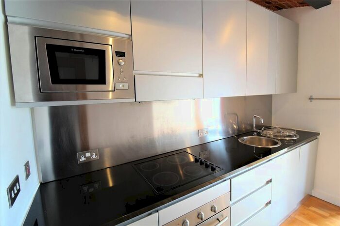 2 Bedroom Flat To Rent In East Street, Leeds, West Yorkshire, Uk, LS9