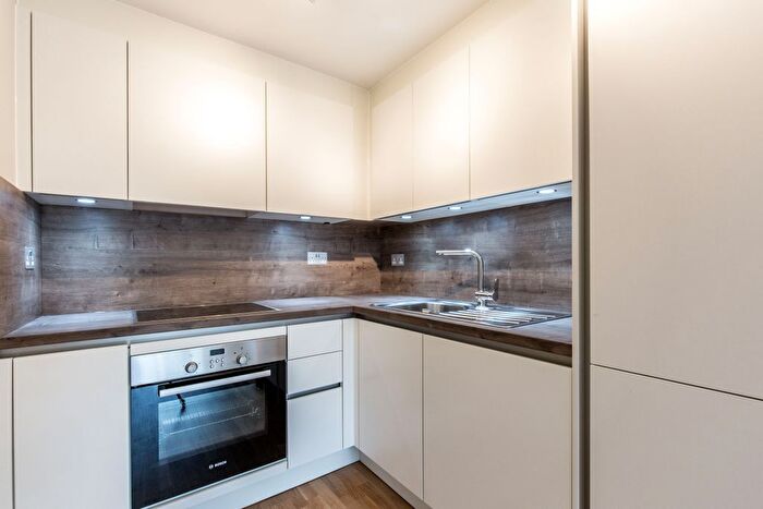1 Bedroom Flat To Rent In Oakleigh Road North, London, N20