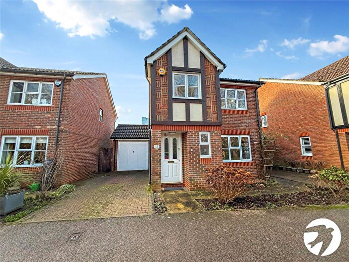 3 Bedroom Detached House To Rent In Albert Reed Gardens, Tovil, Maidstone, Kent, ME15