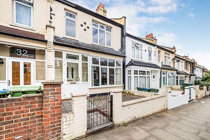 3 Bedroom Terraced House To Rent In Howarth Road, London, SE2