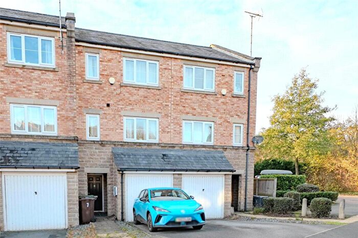 4 Bedroom Town House For Sale In Baxendale Drive, Leeds, West Yorkshire, LS13