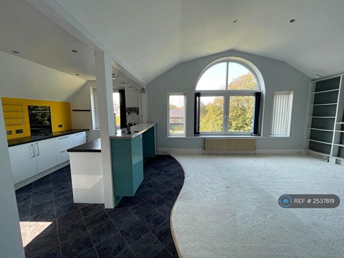 2 Bedroom Flat To Rent In Grimston Avenue, Folkestone, CT20