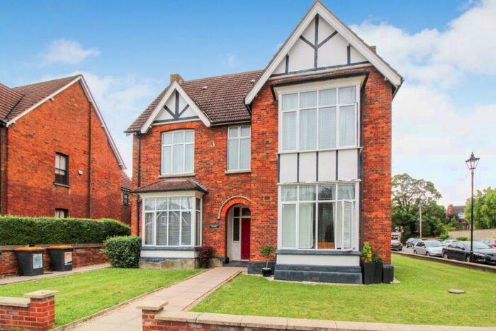 Apartment To Rent In Endsleigh Court, St. Andrews Road, Bedford, MK40