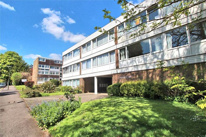 2 Bedroom Flat For Sale In Ravenswood Court, Woking, GU22