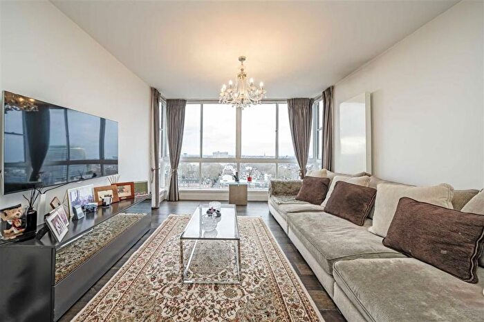 3 Bedroom Flat To Rent In Cambridge Square, London, W2