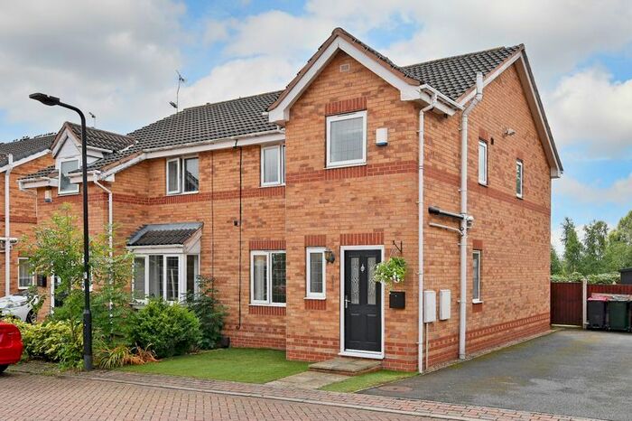 3 Bedroom Semi-Detached House To Rent In Stoney Bank Drive, Kiveton Park, Sheffield, S26