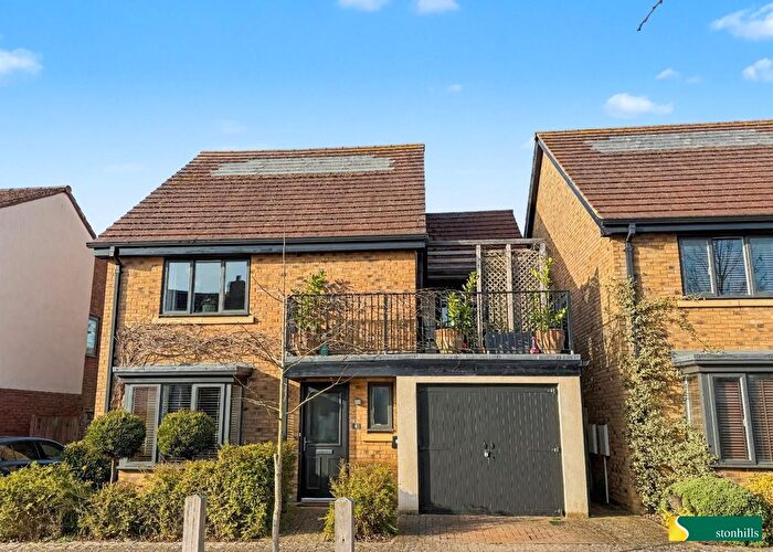 4 Bedroom Detached House For Sale In Upton Hall Lane, Upton, Northampton, NN5